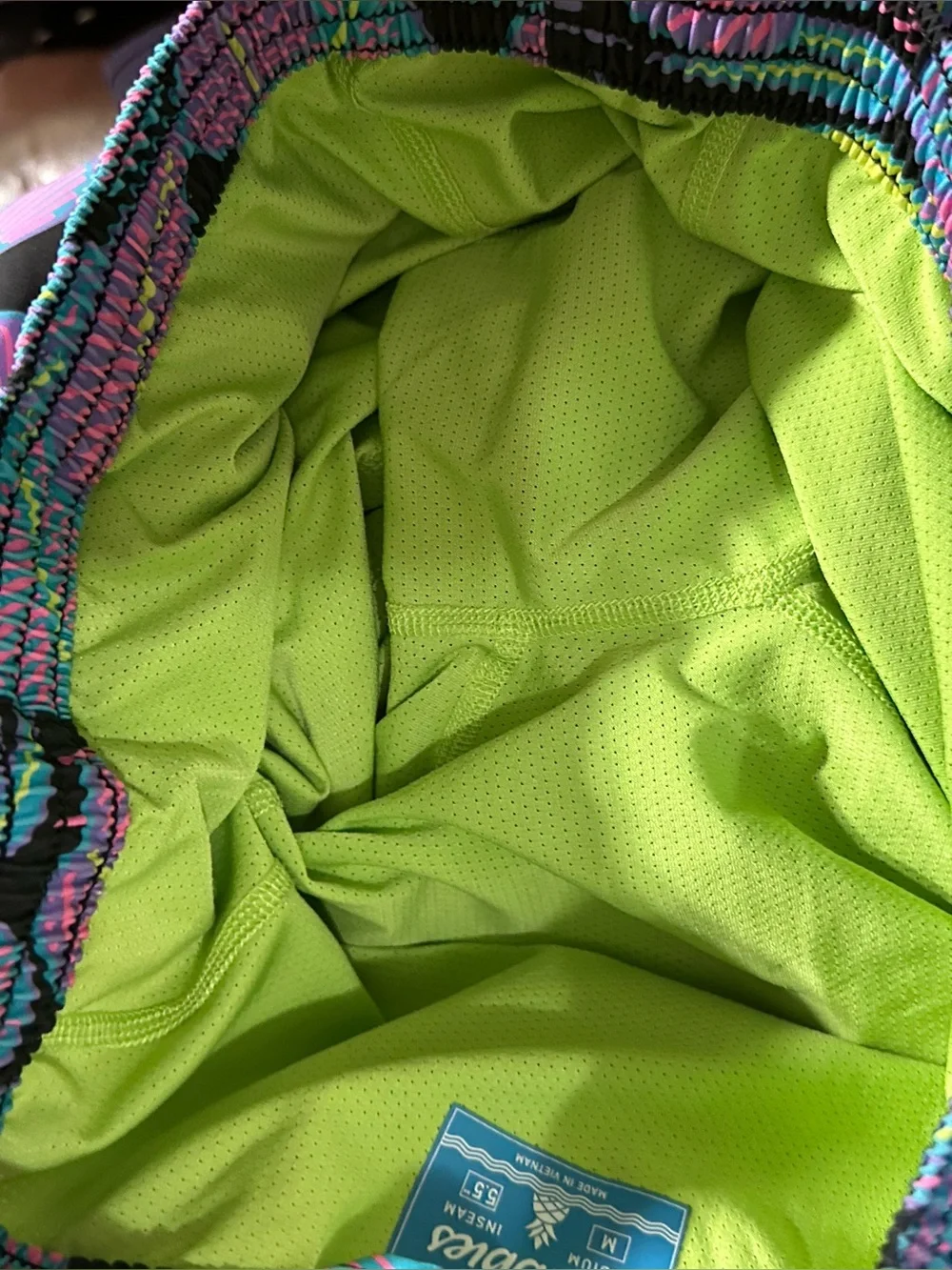 Chubbies Fluorescent Funk swim trunks size Medium 5.5 inseam